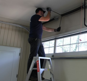 How to Repair a Garage Door Yourself – Easy DIY Steps | WamCars.com