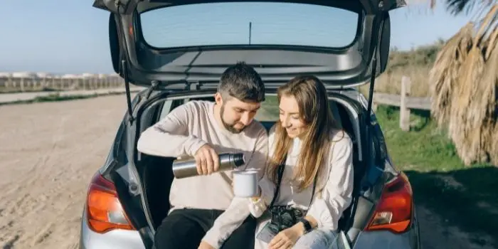 picnic in car with a girlfriend